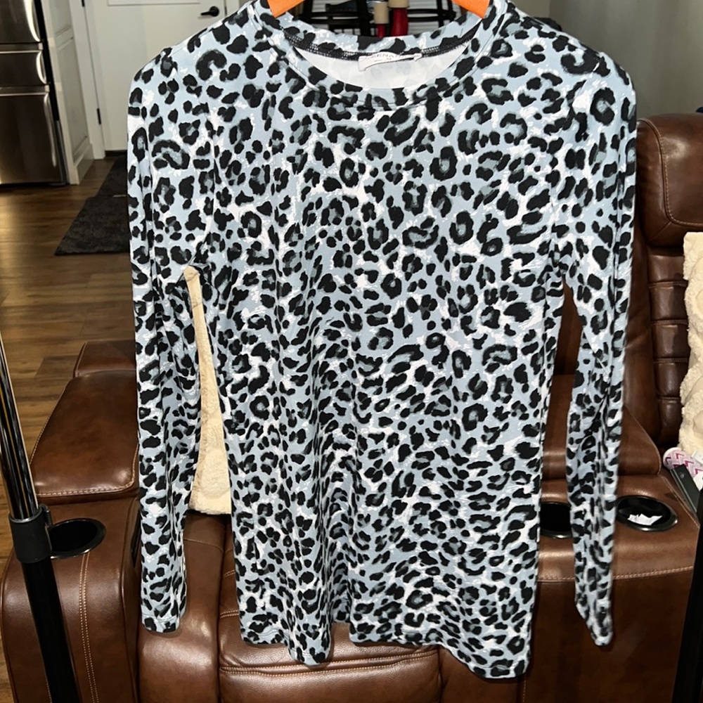 Medium leopard print long sleeve zenana top